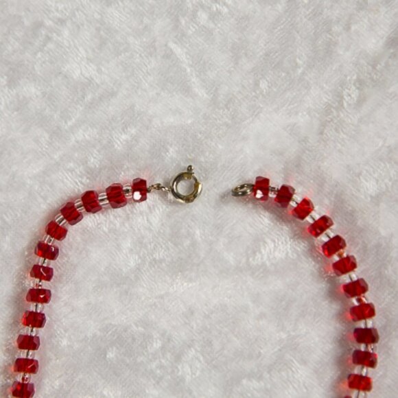 Vintage ART DECO Ruby Red Translucent Lucite Bead Necklace - Picture 5 of 6